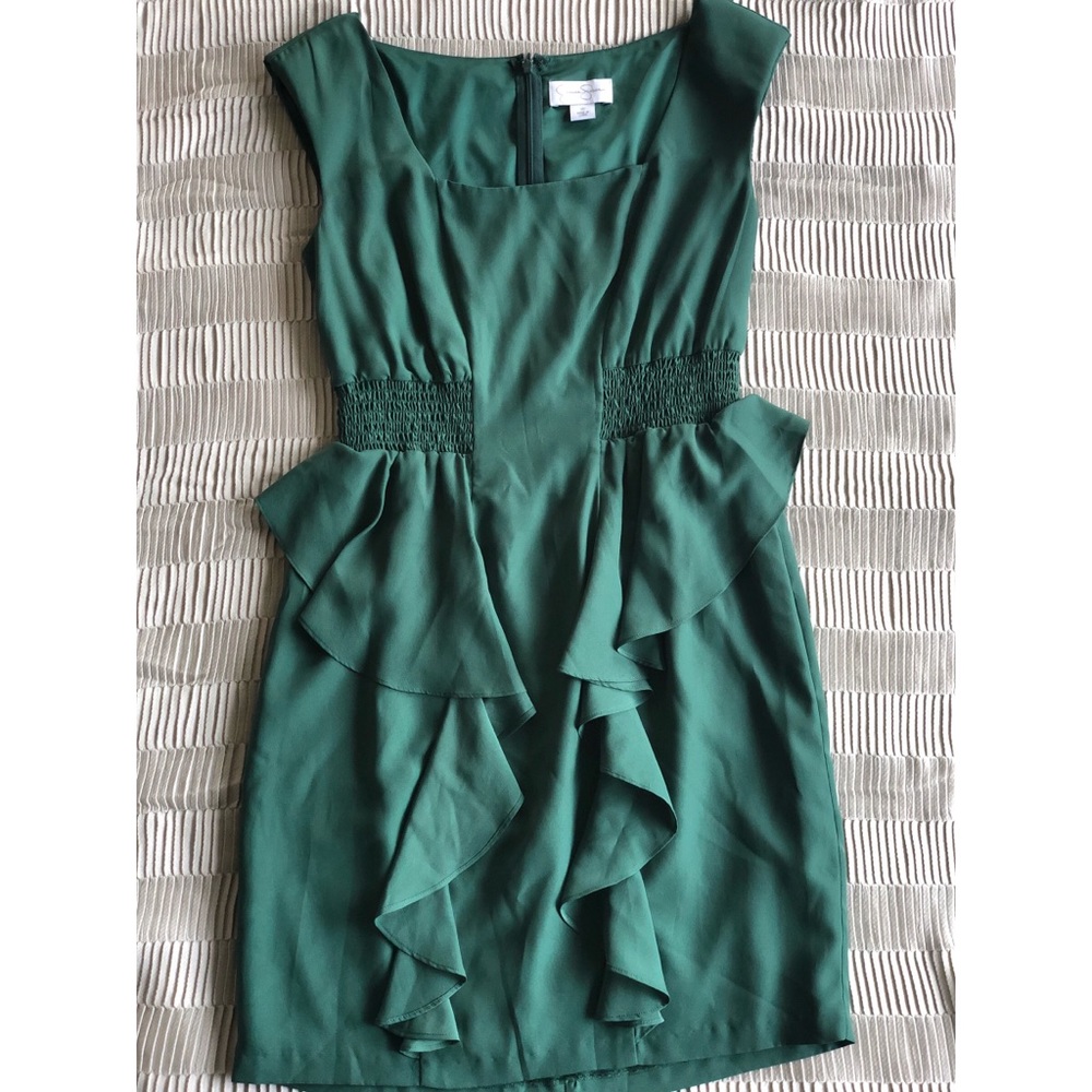 Green Jessica Simpson midi dress.